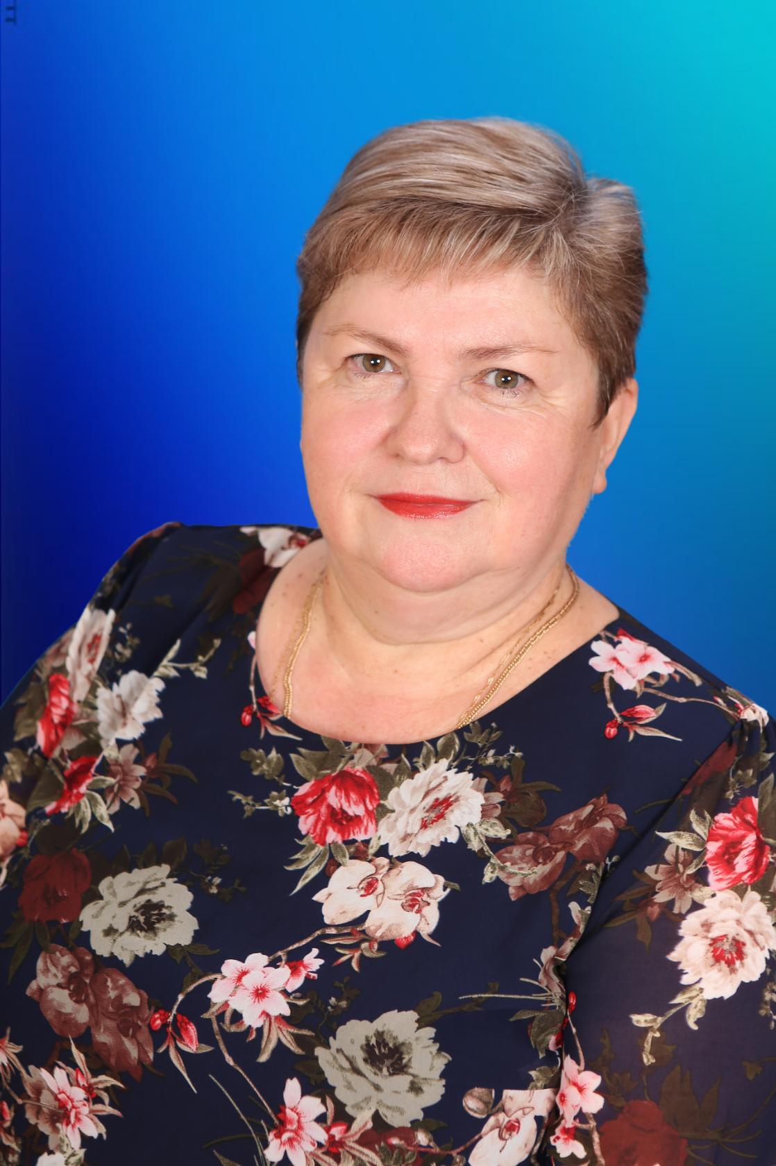 Титова Елена Ивановна.